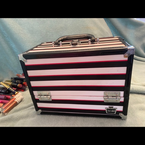 Make up lot - Picture 13 of 16